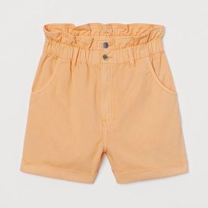 Orange paper bag H&M shorts prairie shorts